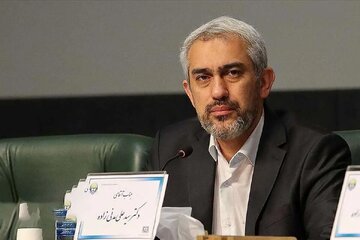مدنی‌زاده به عنوان یک جوان نخبه شناخته می شود
