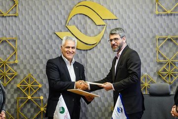 تفاهم‌نامه صندوق توسعه فیبرنوری امضا شد